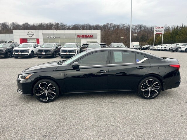 2023 Nissan Altima 2.5 SR photo 4