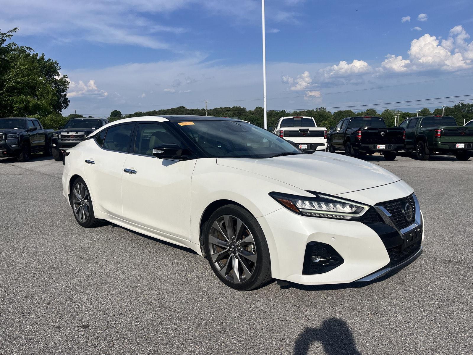 2022 Nissan Maxima Platinum's photo