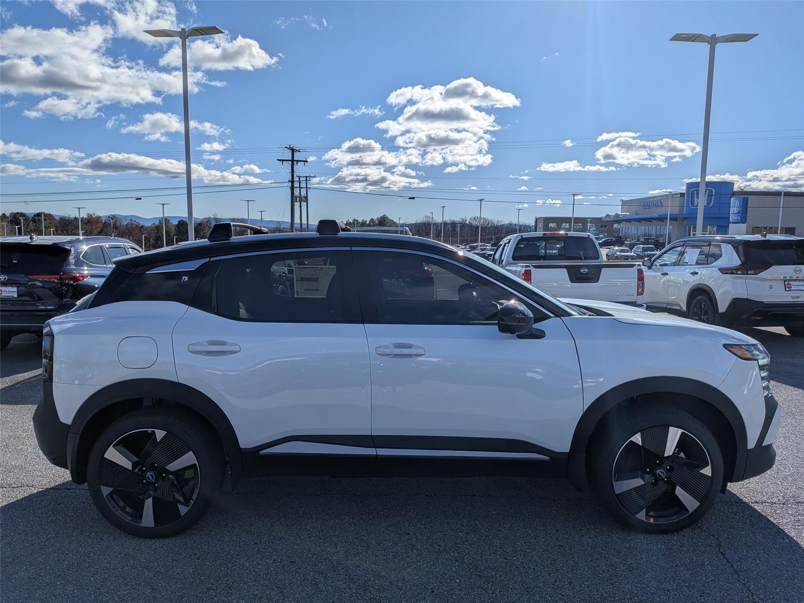 2026 Nissan KICKS SR AWD - Photo 4