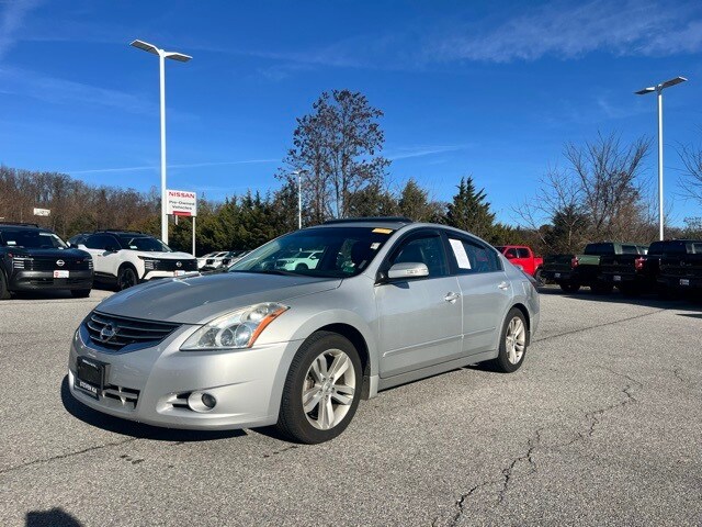 2012 Nissan Altima 3.5 SR photo 2