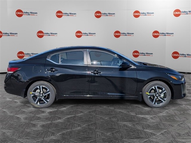 2025 Nissan Sentra SV photo 4
