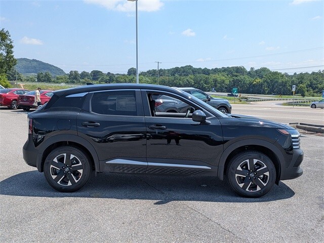 2025 Nissan Kicks SV photo 3