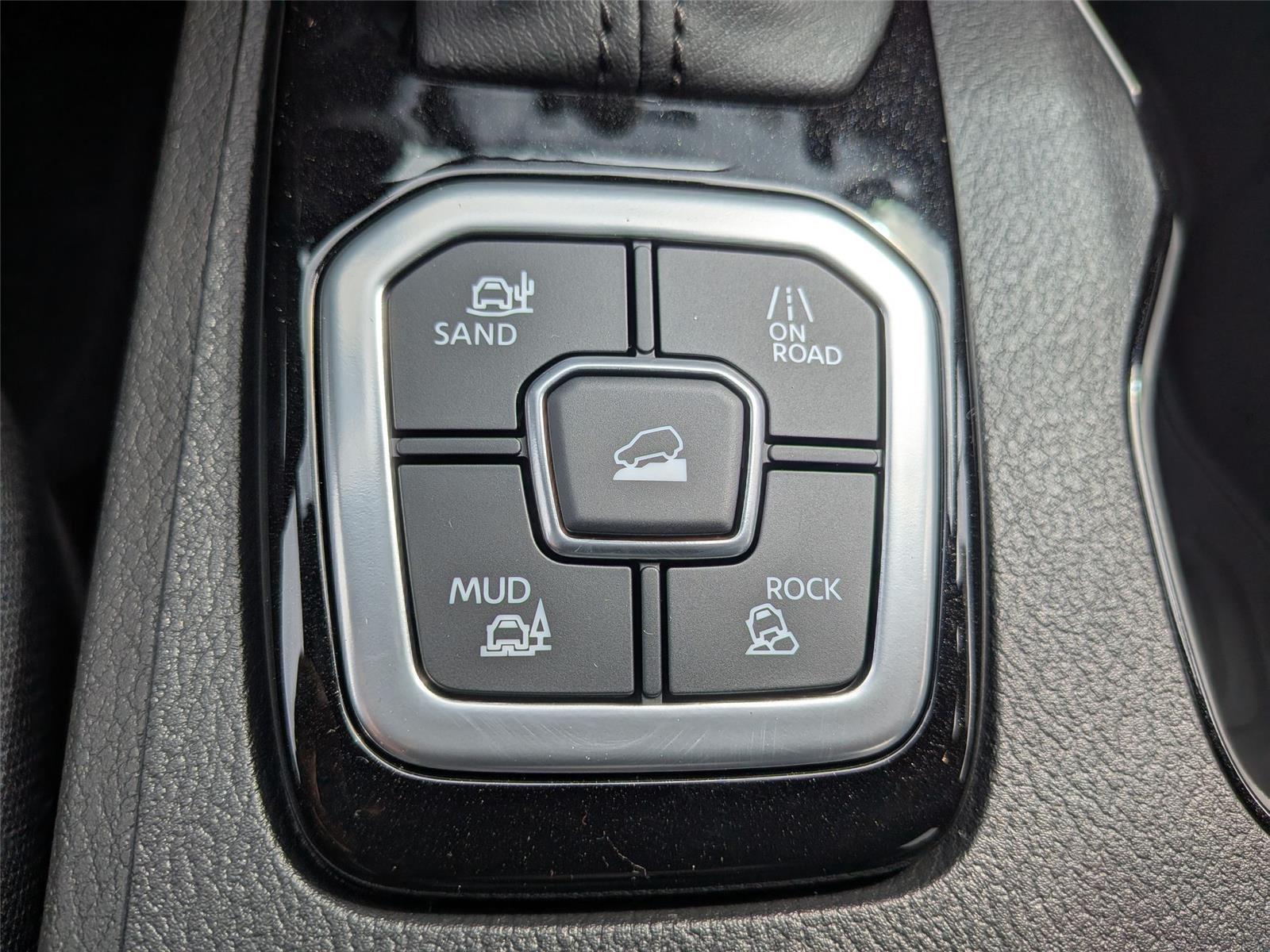 2026 Nissan Frontier SV - Photo 17