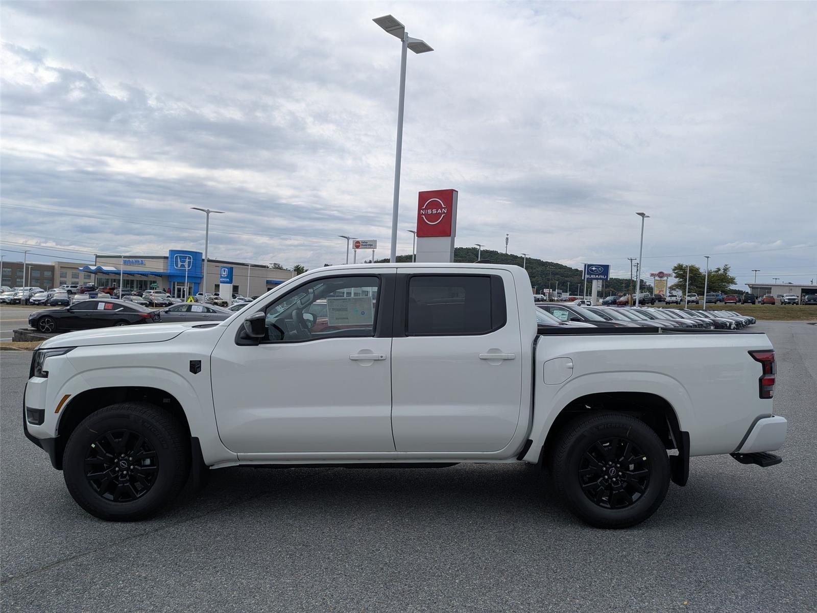 2026 Nissan Frontier SV - Photo 8