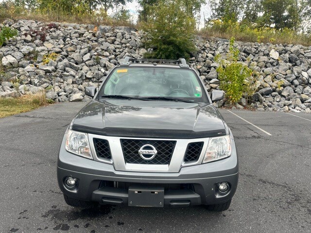 2021 Nissan Frontier PRO-4X photo 2