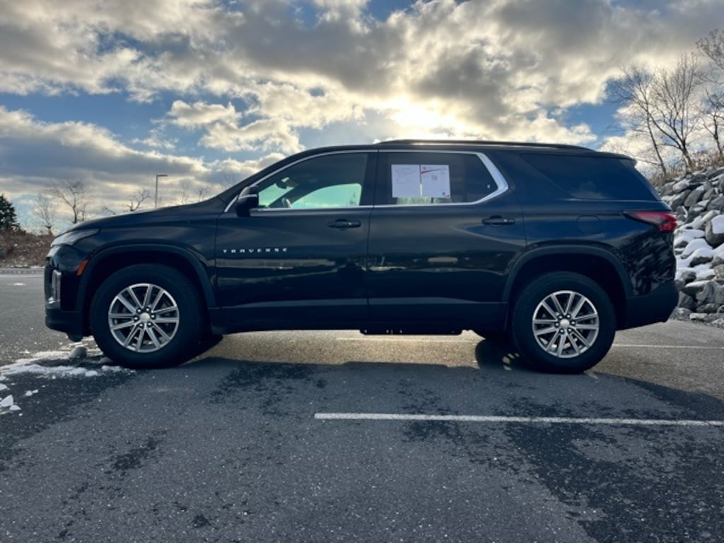 Used 2022 Chevrolet Traverse LT SUV