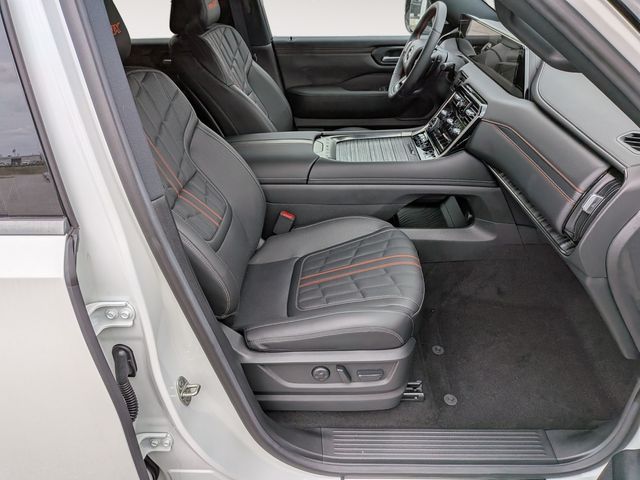 2025 Nissan Armada PRO-4X - Photo 34