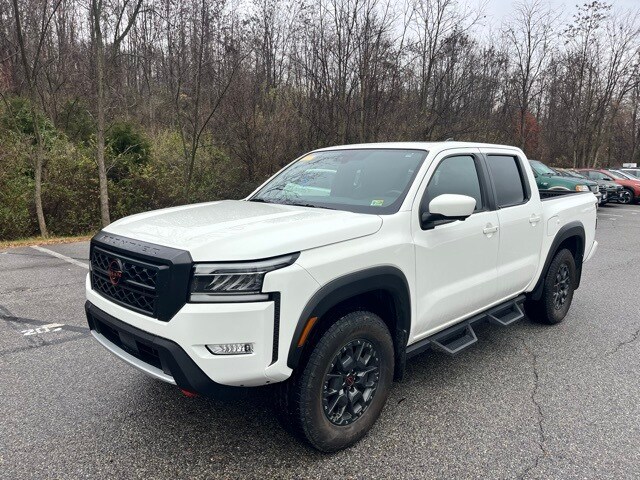 2023 Nissan Frontier PRO-4X photo 3