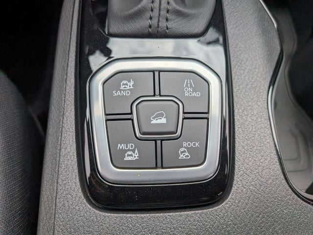 2026 Nissan Frontier SV - Photo 17