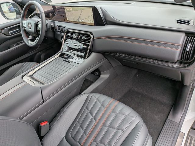 2025 Nissan Armada PRO-4X - Photo 35