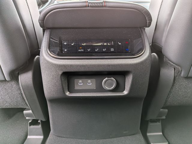 2025 Nissan Armada PRO-4X - Photo 27