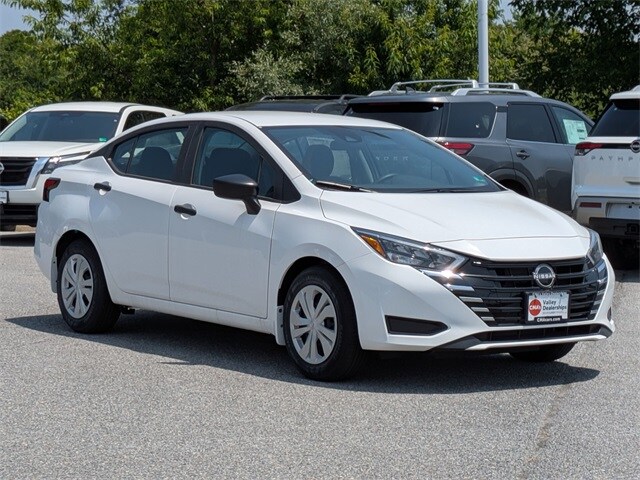 2025 Nissan Versa 1.6 S photo 3