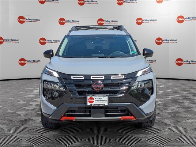 2026 Nissan Rogue SV photo 2