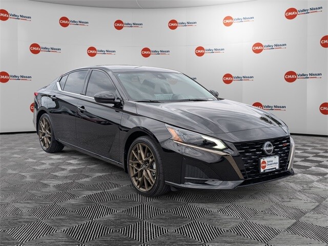 2025 Nissan Altima 2.5 SR photo 2