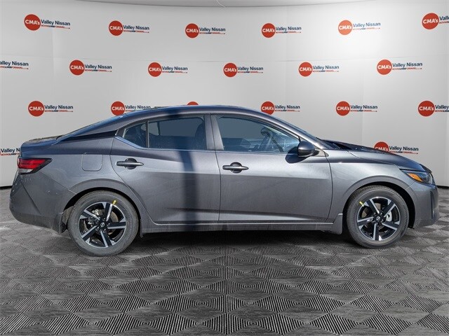 2025 Nissan Sentra SV photo 4