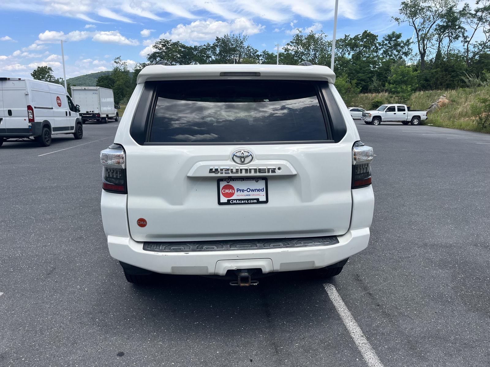 2019 Toyota 4Runner SR5 - Photo 7