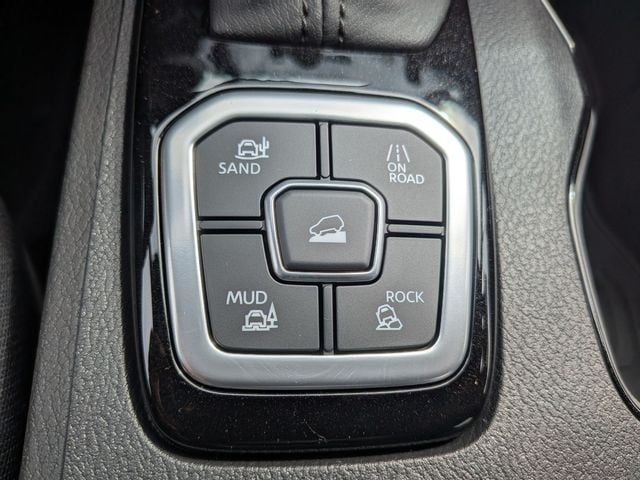2026 Nissan Frontier SV - Photo 17