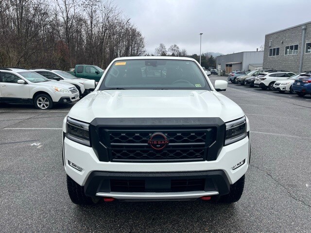 2023 Nissan Frontier PRO-4X photo 2