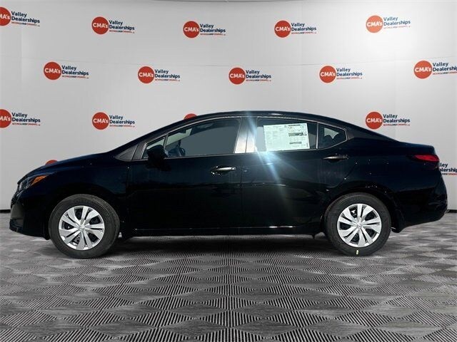 2025 Nissan Versa 1.6 S photo 2