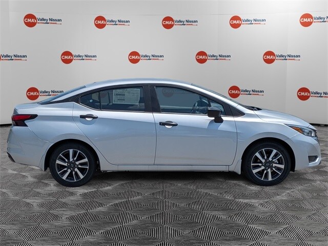 2025 Nissan Versa 1.6 S photo 4