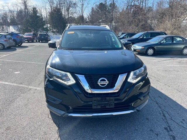 Used 2017 Nissan Rogue SV with VIN KNMAT2MV4HP513185 for sale in Staunton, VA