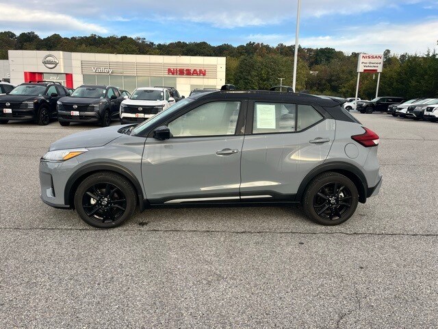 2024 Nissan Kicks SR photo 4