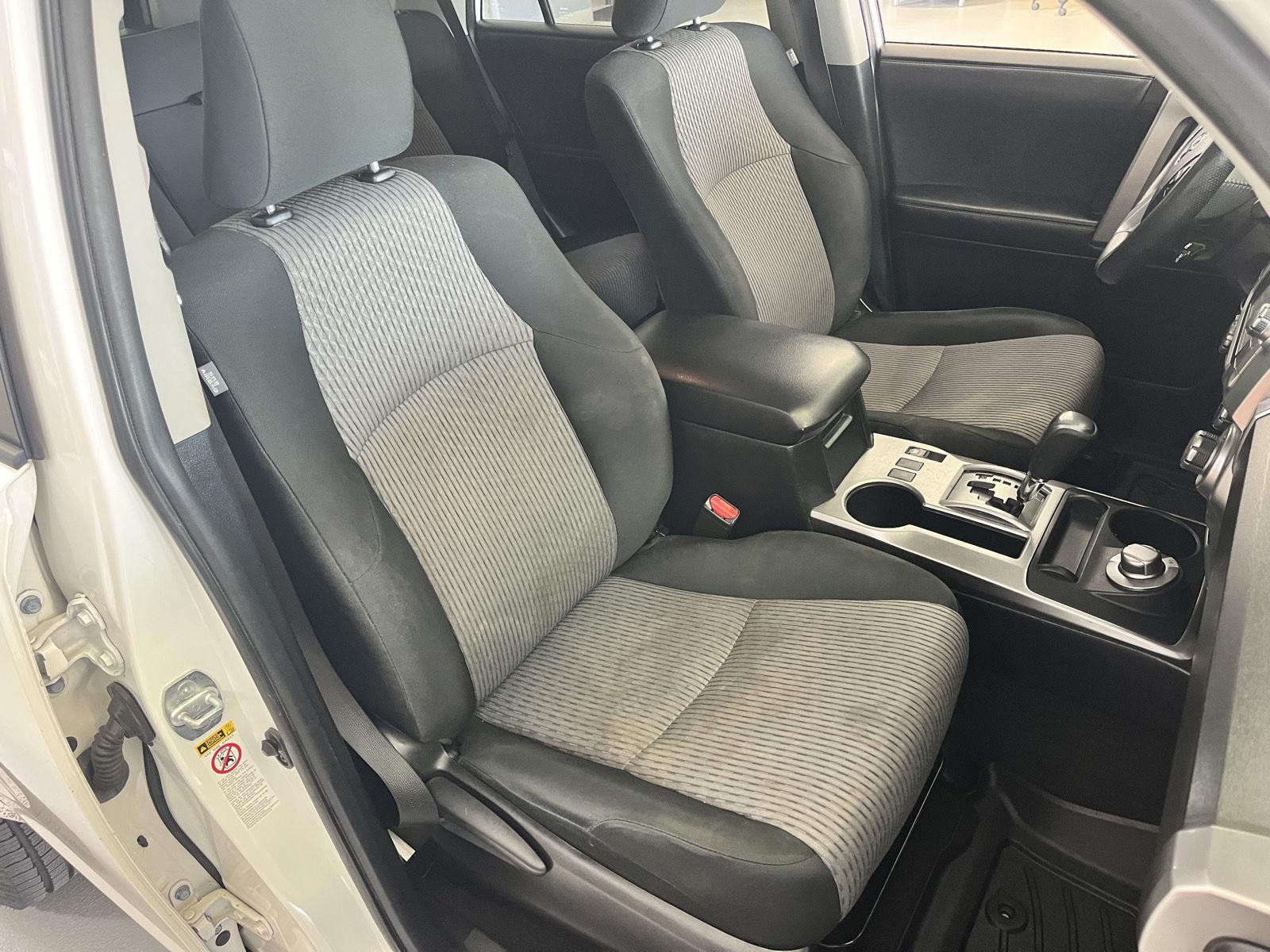 2019 Toyota 4Runner SR5 - Photo 17