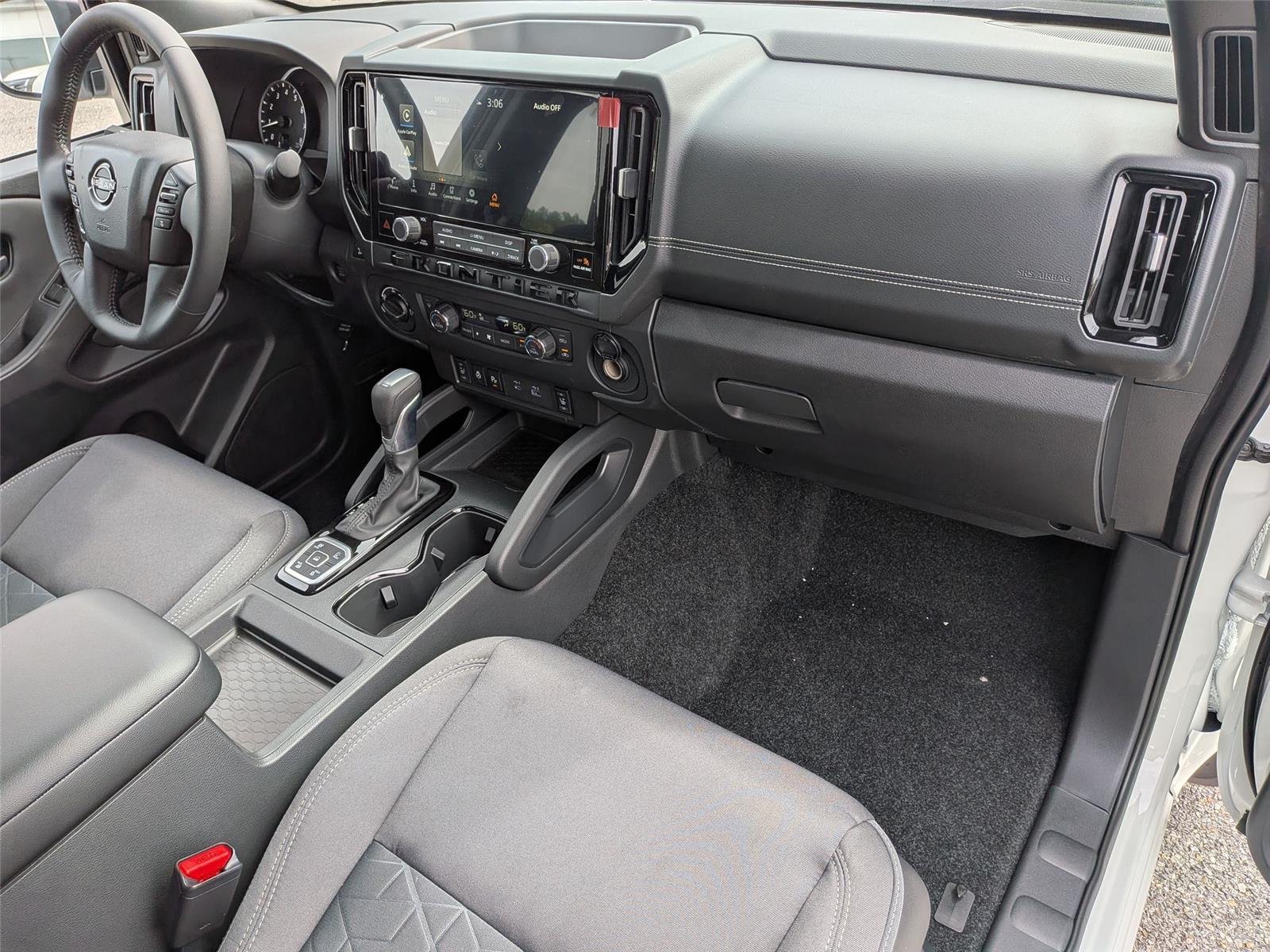 2026 Nissan Frontier SV - Photo 32