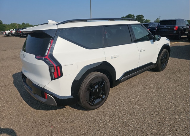 Used 2024 Kia Ev9 GT-Line with VIN KNDAEFS54R6035555 for sale in Staunton, VA