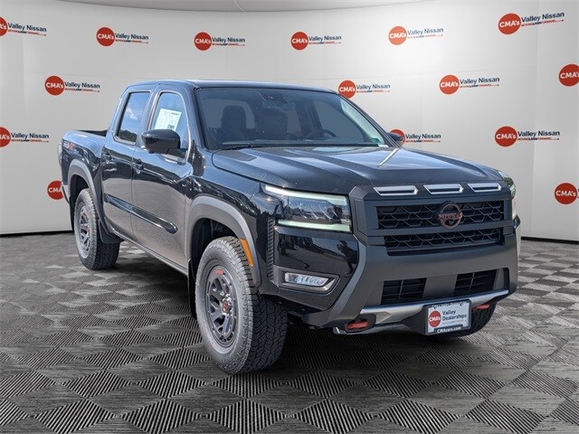 2026 Nissan Frontier PRO-4X photo 2