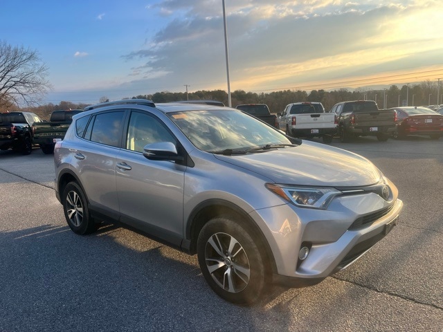 2018 Toyota RAV4 XLE's photo