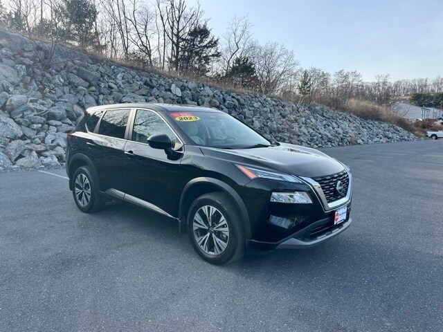 2023 Nissan Rogue SV's photo