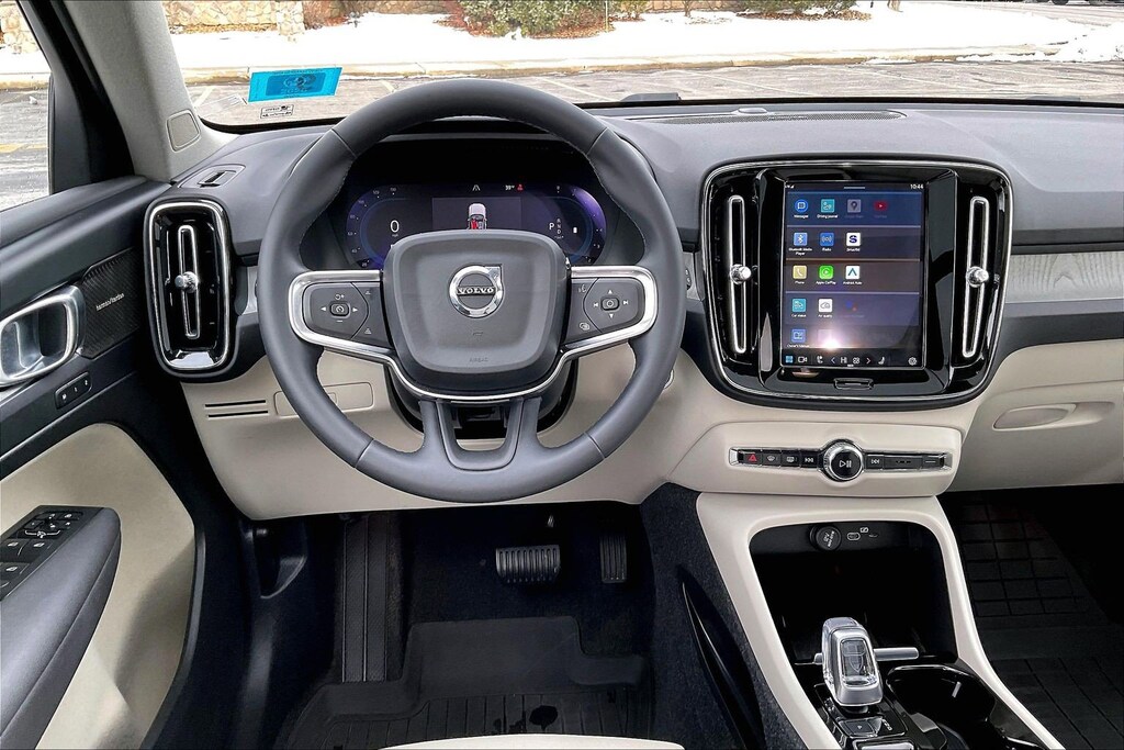 Used 2024 Volvo XC40 B5 Ultimate Bright SUV