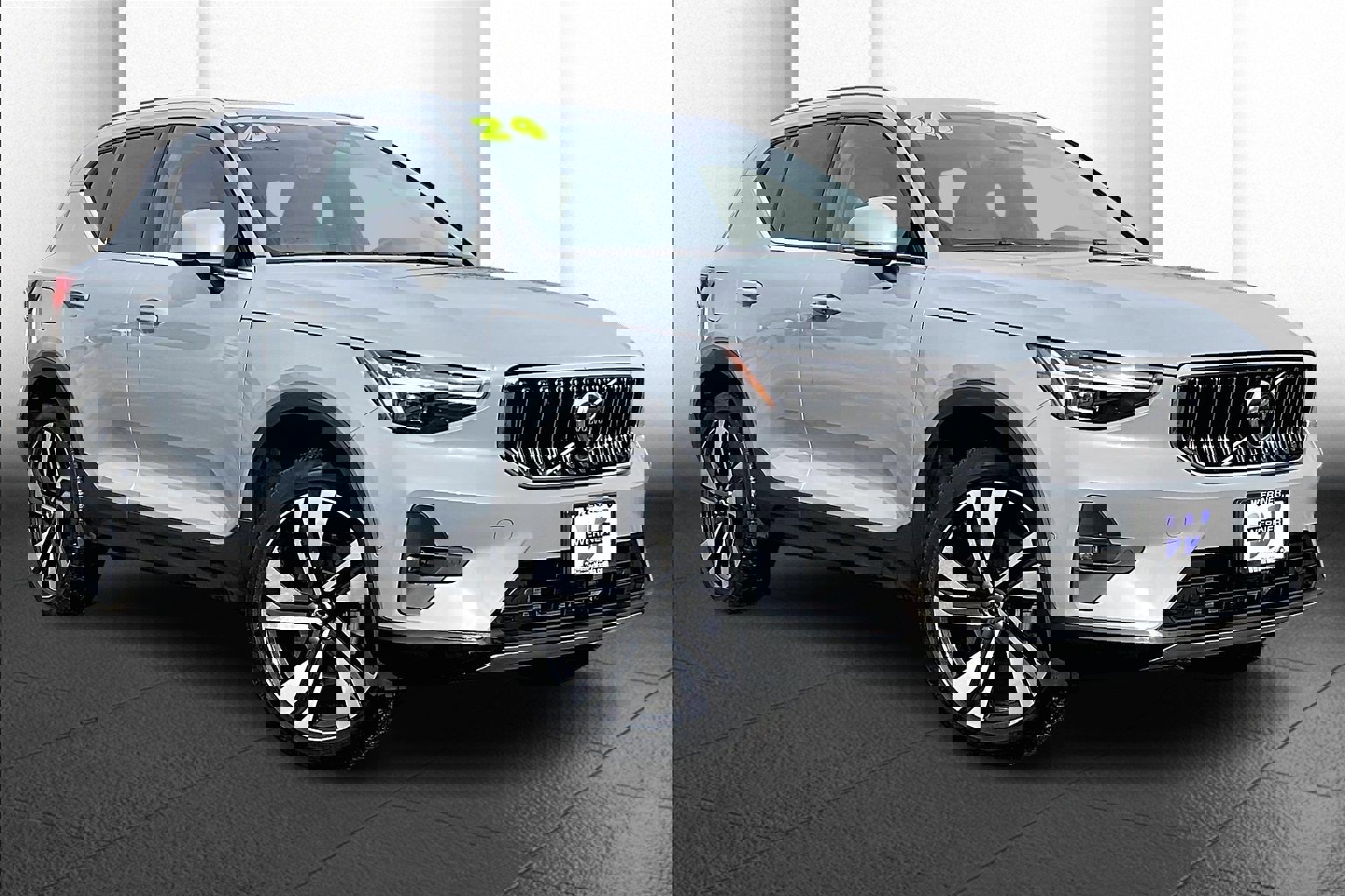 2024 Volvo XC40 Ultimate's photo