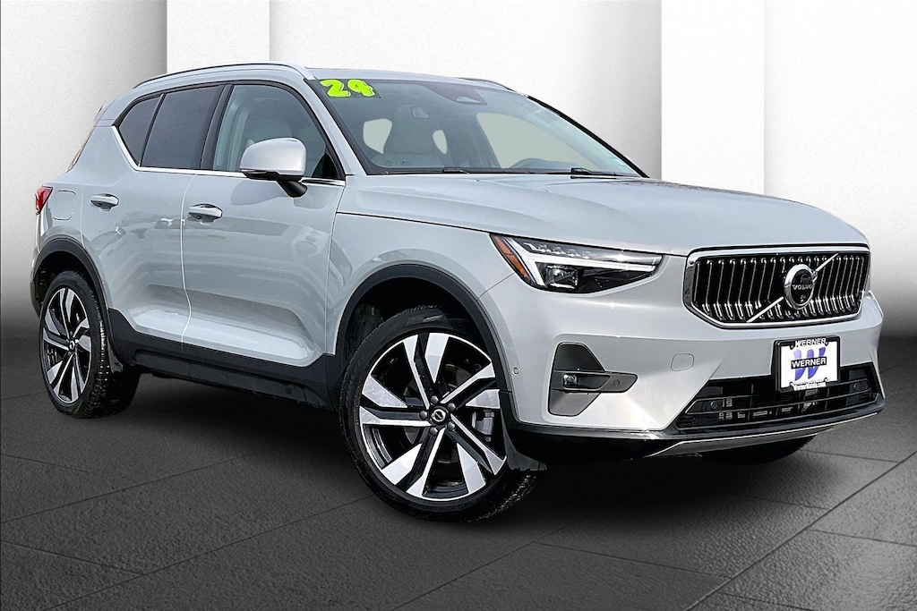 Used 2024 Volvo XC40 B5 Ultimate Bright SUV