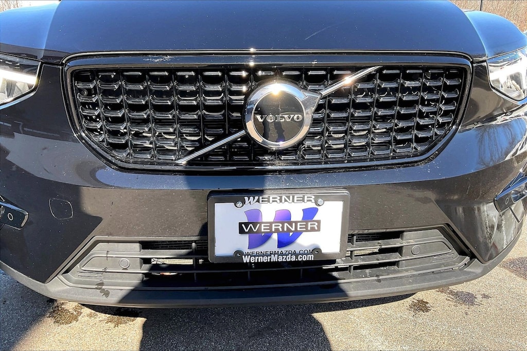 Used 2023 Volvo XC40 B5 AWD Plus Dark SUV