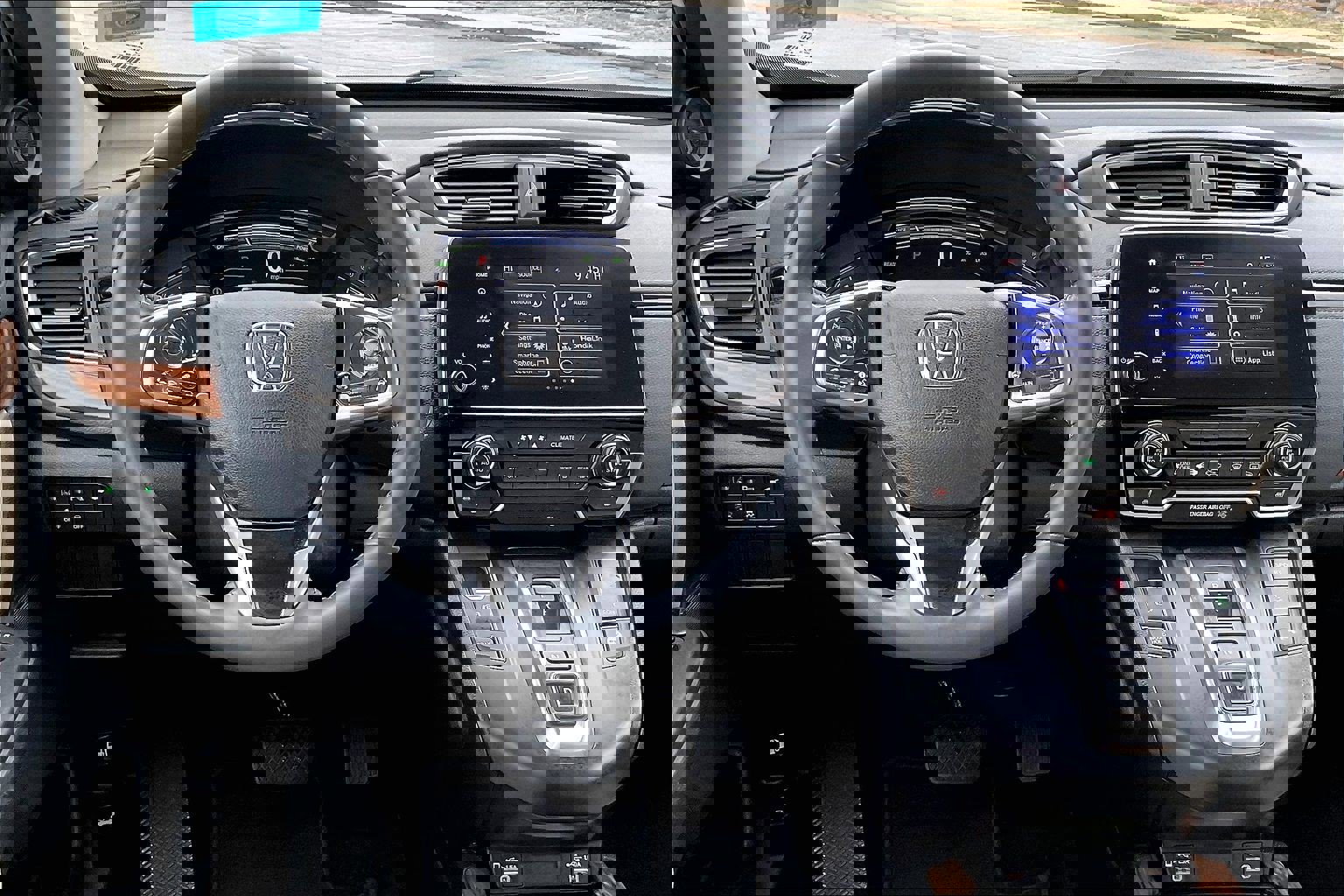 2020 Honda CR-V Hybrid Touring photo 4