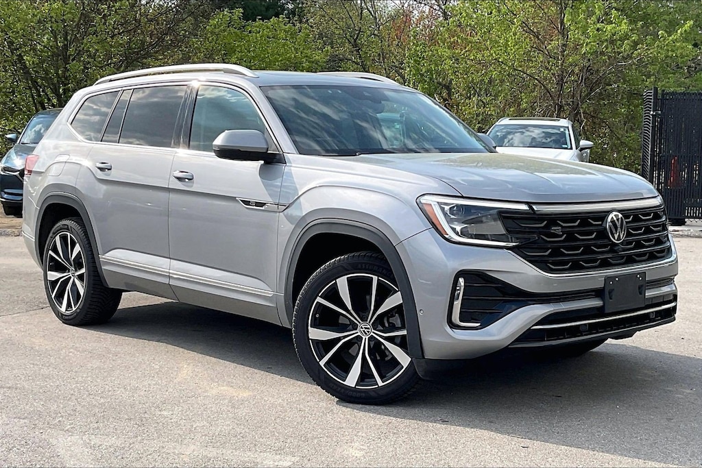 Used 2024 Volkswagen Atlas 2.0T SEL Premium R-Line SUV