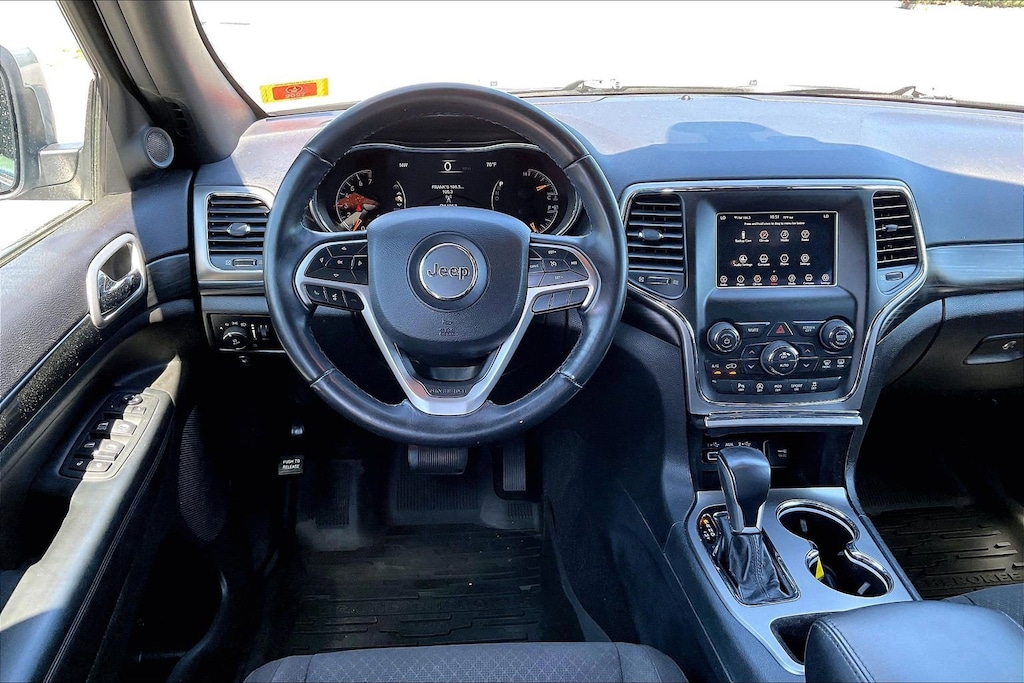 Used 2020 Jeep Grand Cherokee Laredo SUV