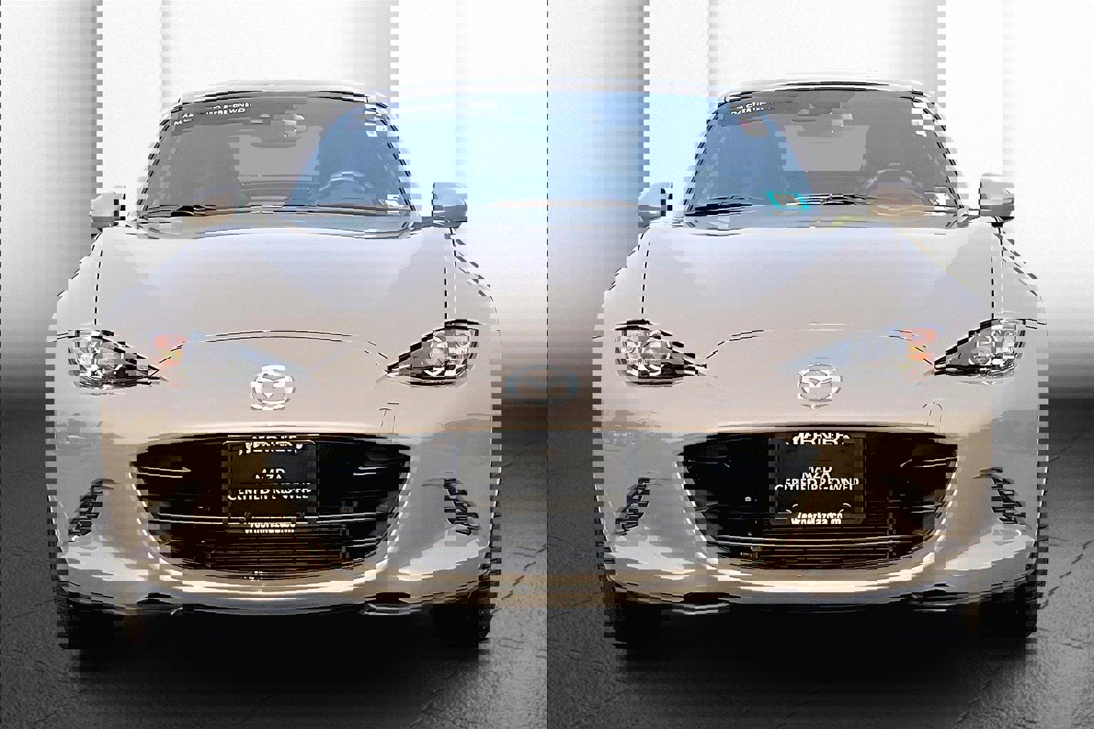 2023 Mazda MX-5 Miata Miata RF Grand Touring photo 2