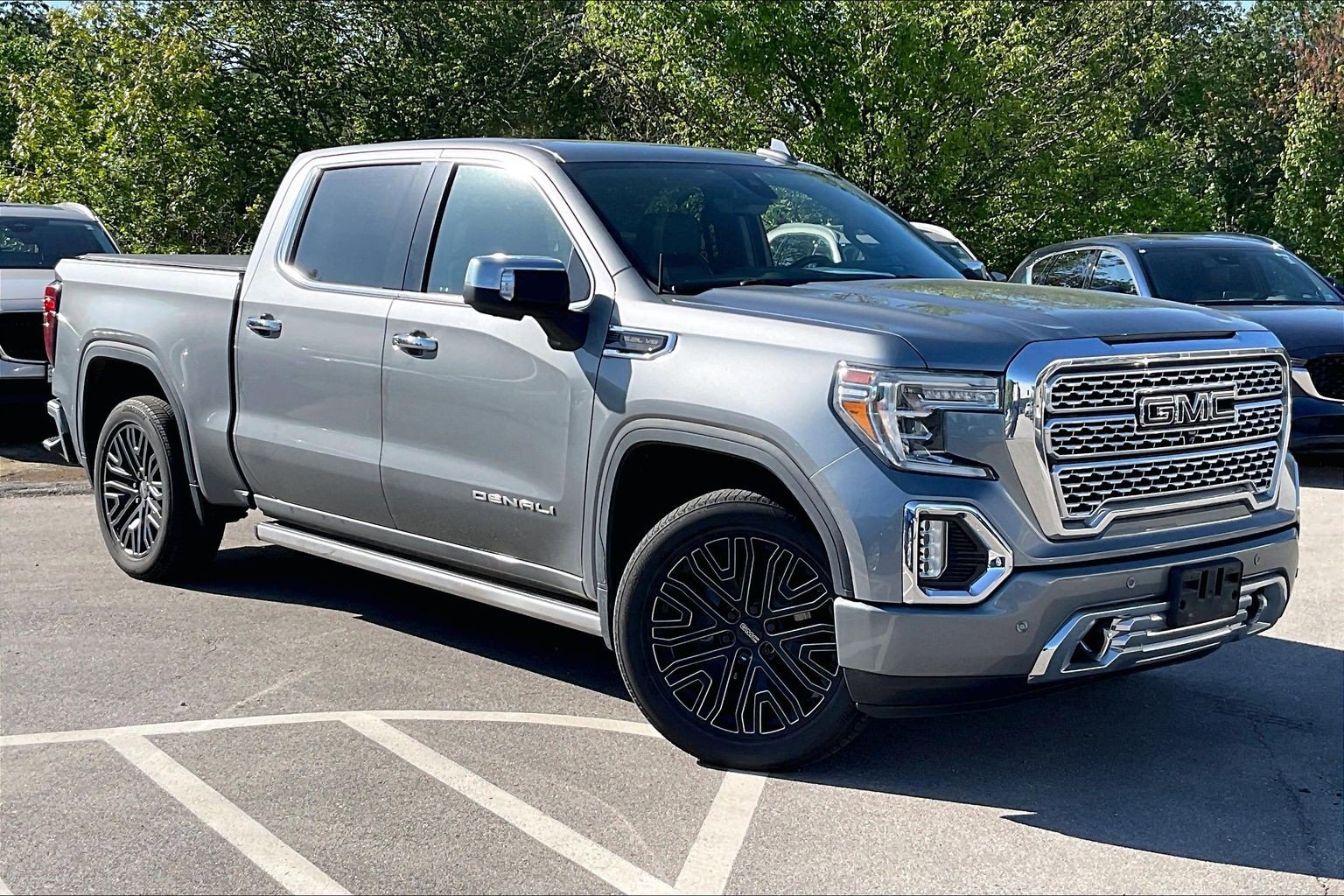 2020 GMC Sierra 4WD Crew Cab Short Box Denali's photo