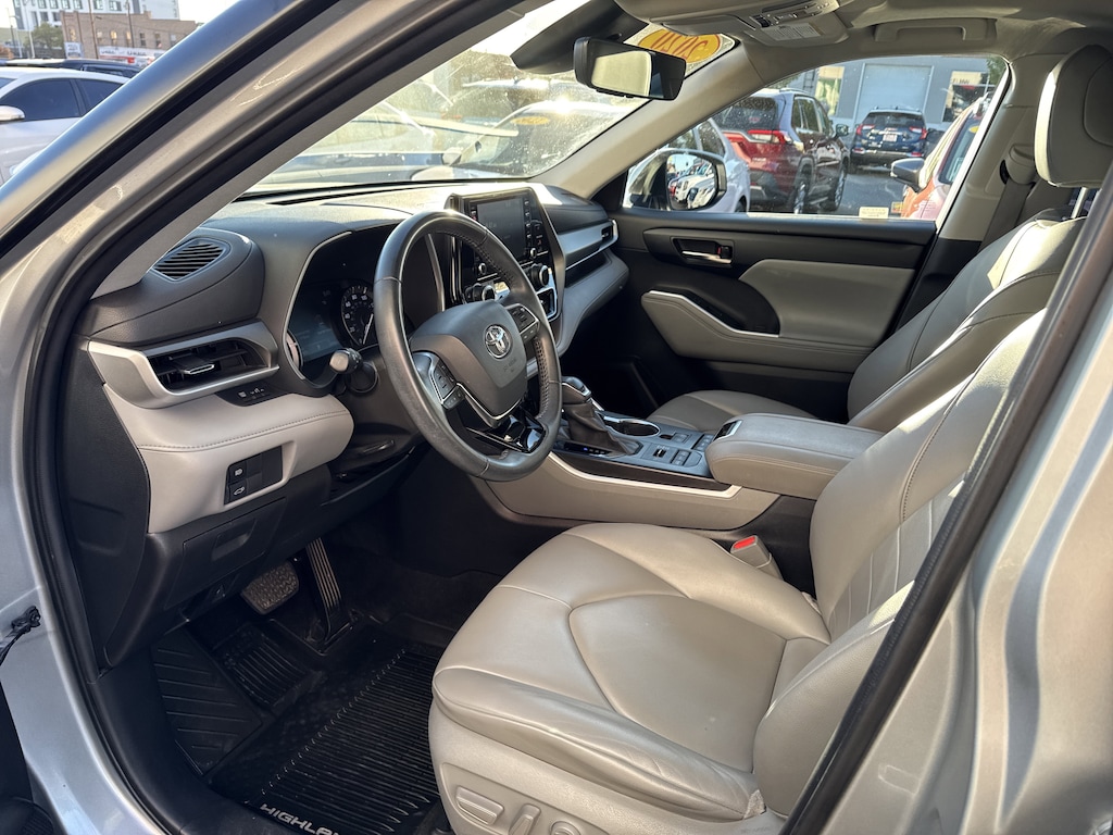 Used 2020 Toyota Highlander XLE SUV