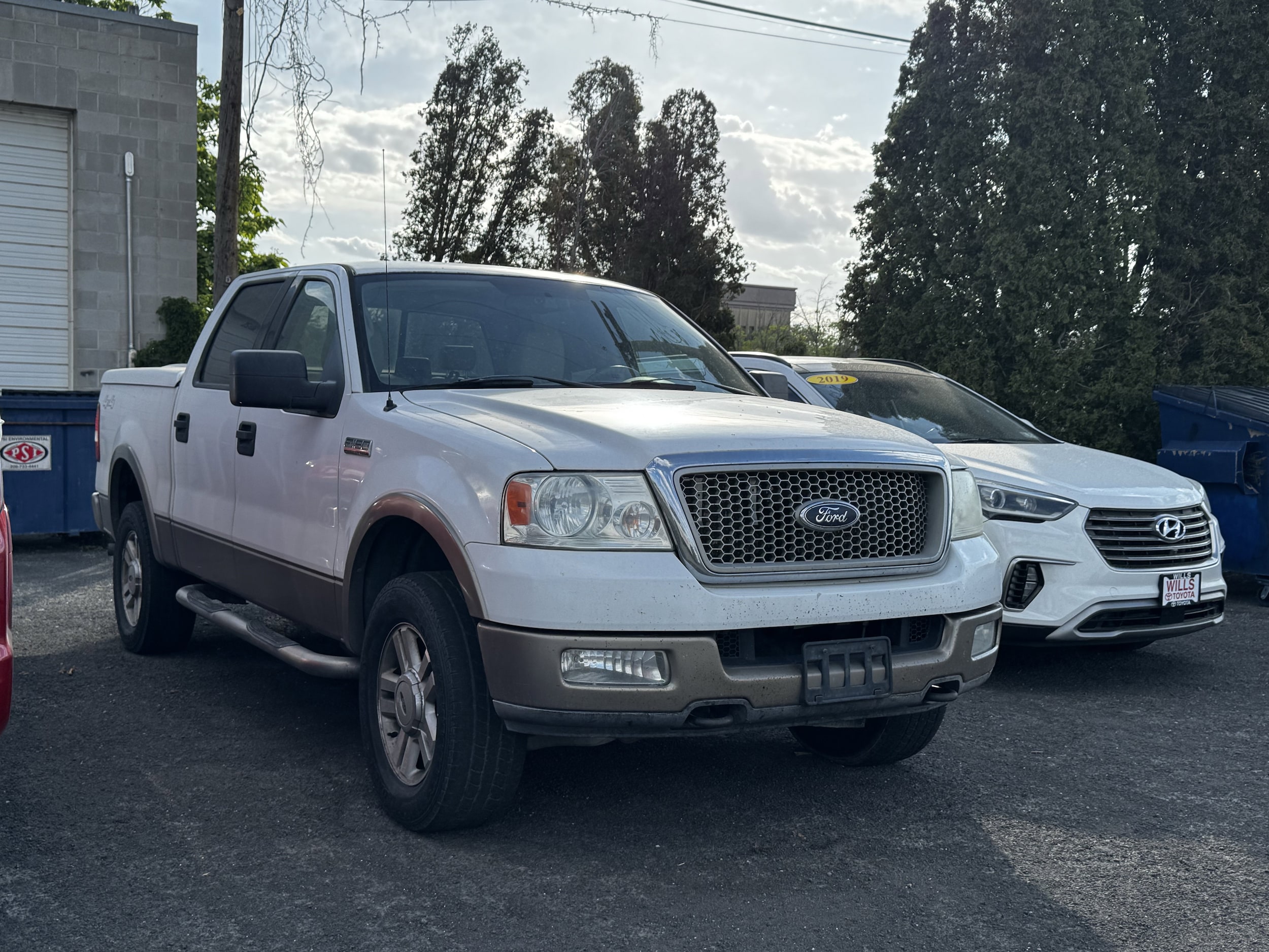 2004 Ford F-150 SuperCrew Truck Cab