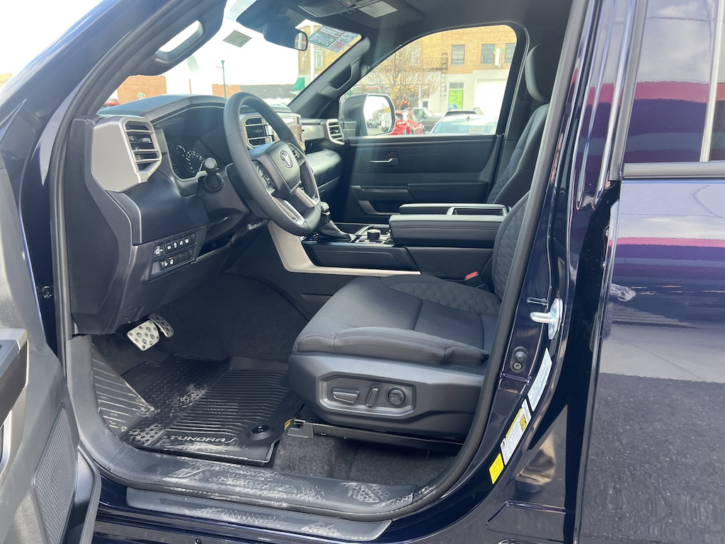 New 2026 Toyota Tundra SR5 w/TRD Off Road Pkg Truck CrewMax