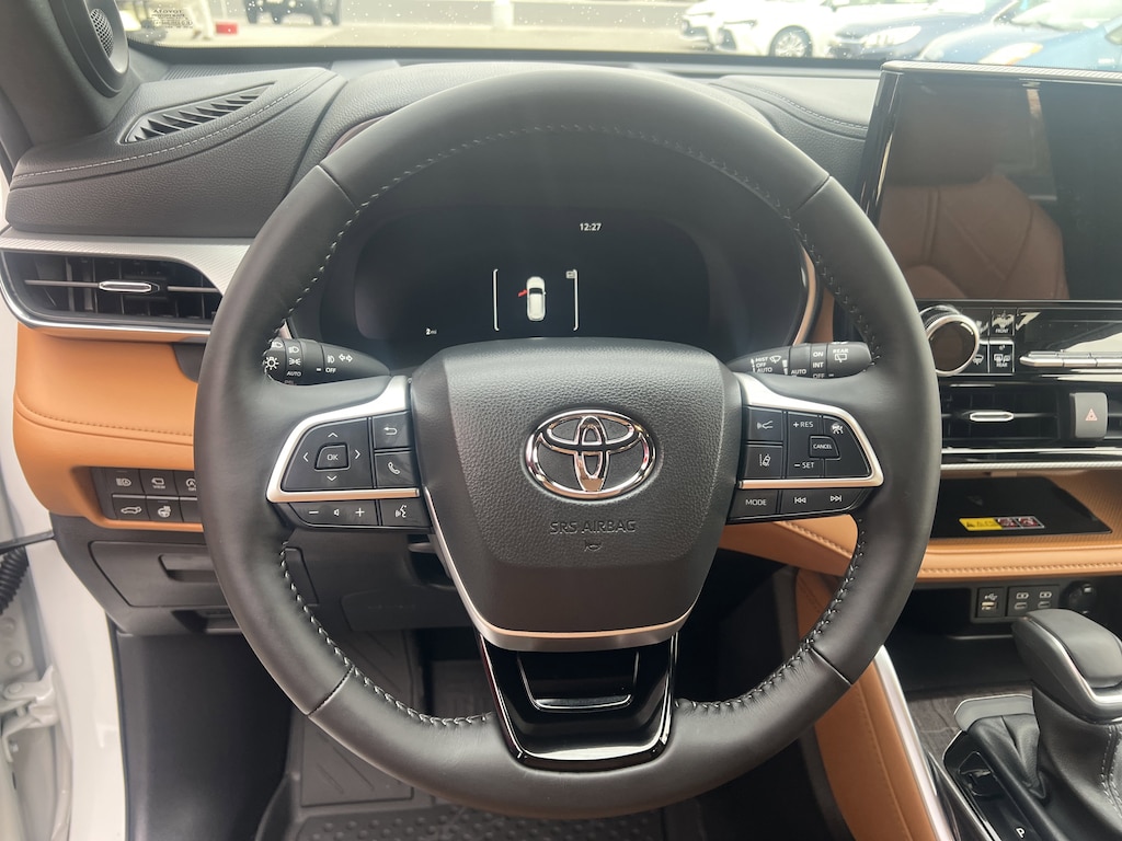 New 2026 Toyota Highlander Platinum SUV