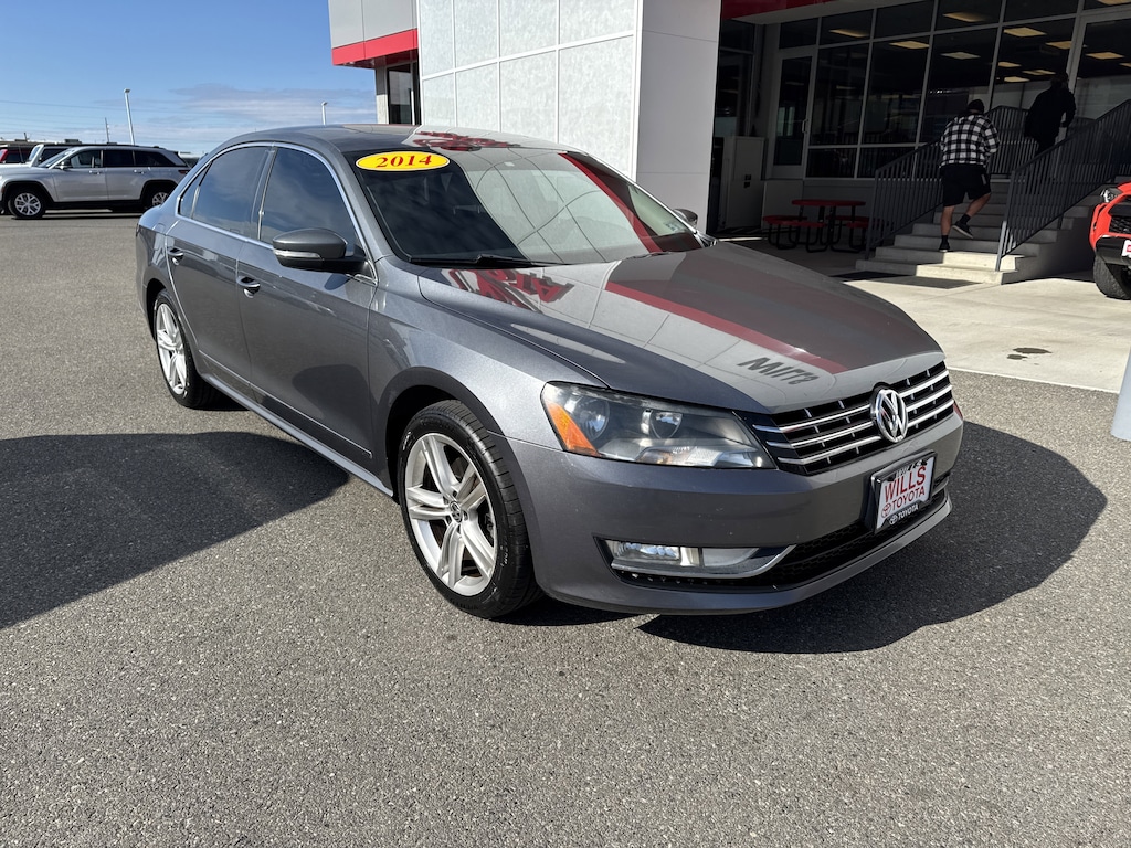 Used 2014 Volkswagen Passat 2.0L TDI SE w/Sunroof/Navigation Sedan