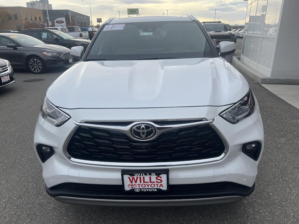 New 2026 Toyota Highlander Platinum SUV