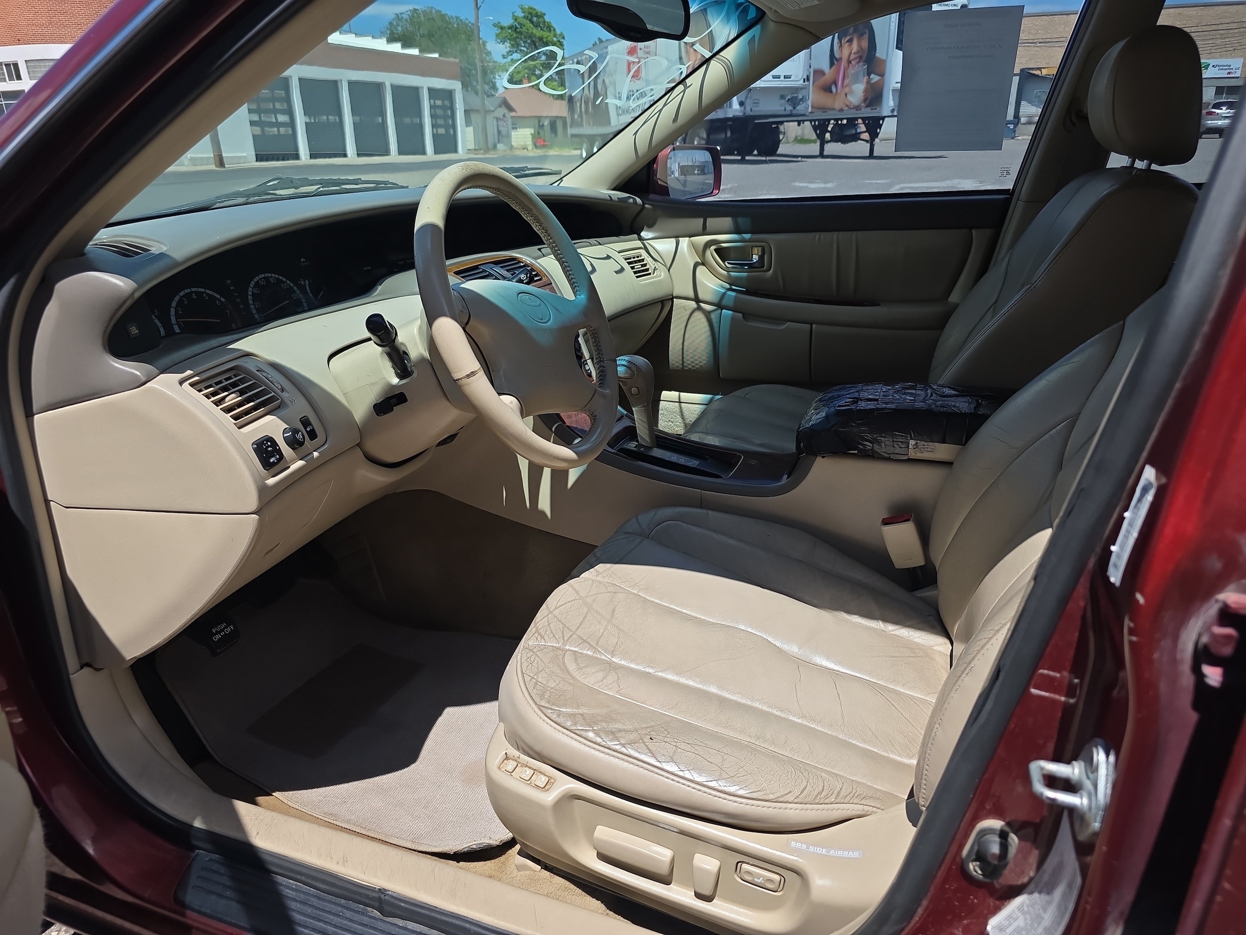 Used 2000 Toyota Avalon XLS with VIN 4T1BF28B6YU012050 for sale in Twin Falls, ID