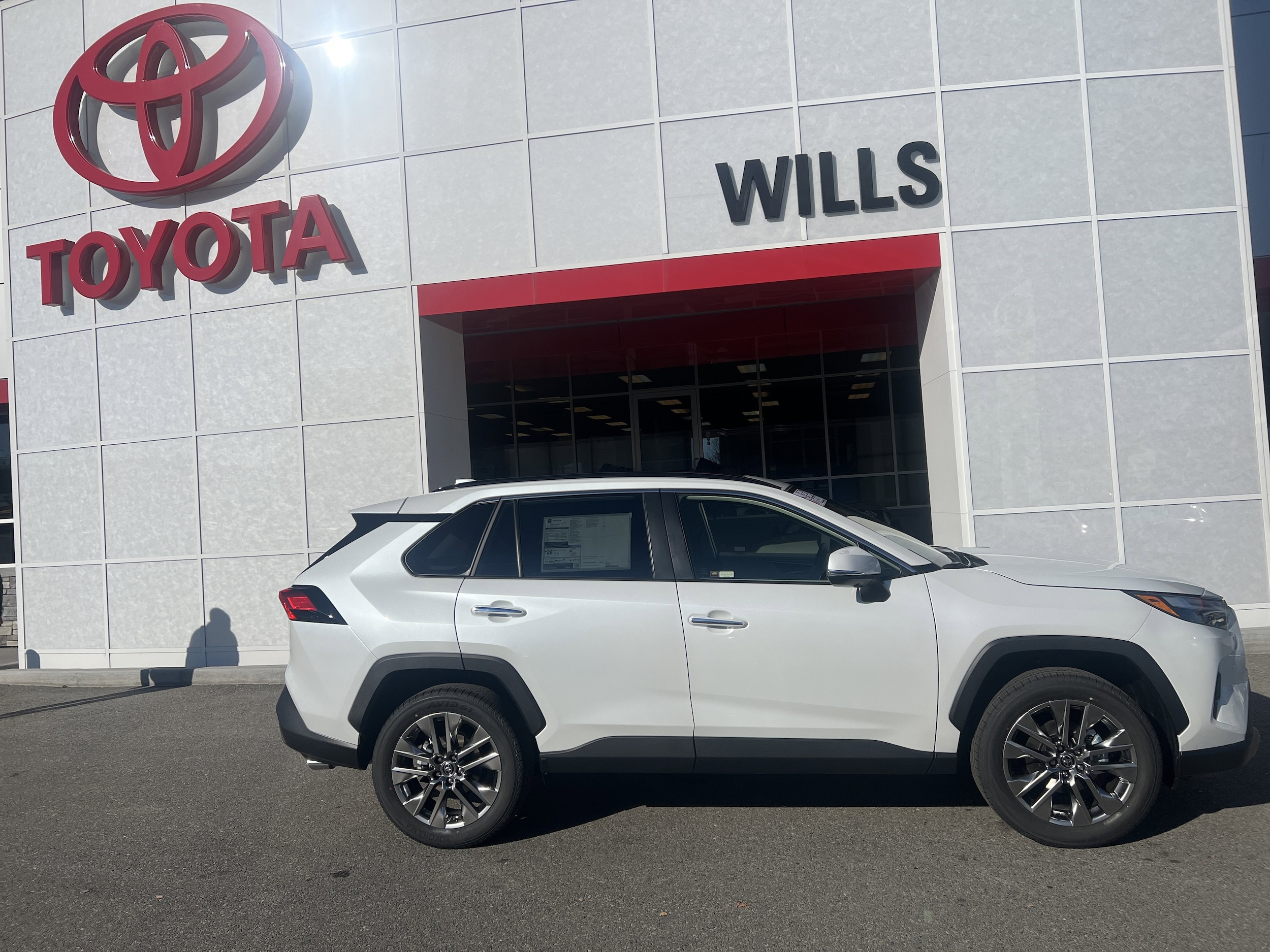 2025 Toyota RAV4 Limited's photo