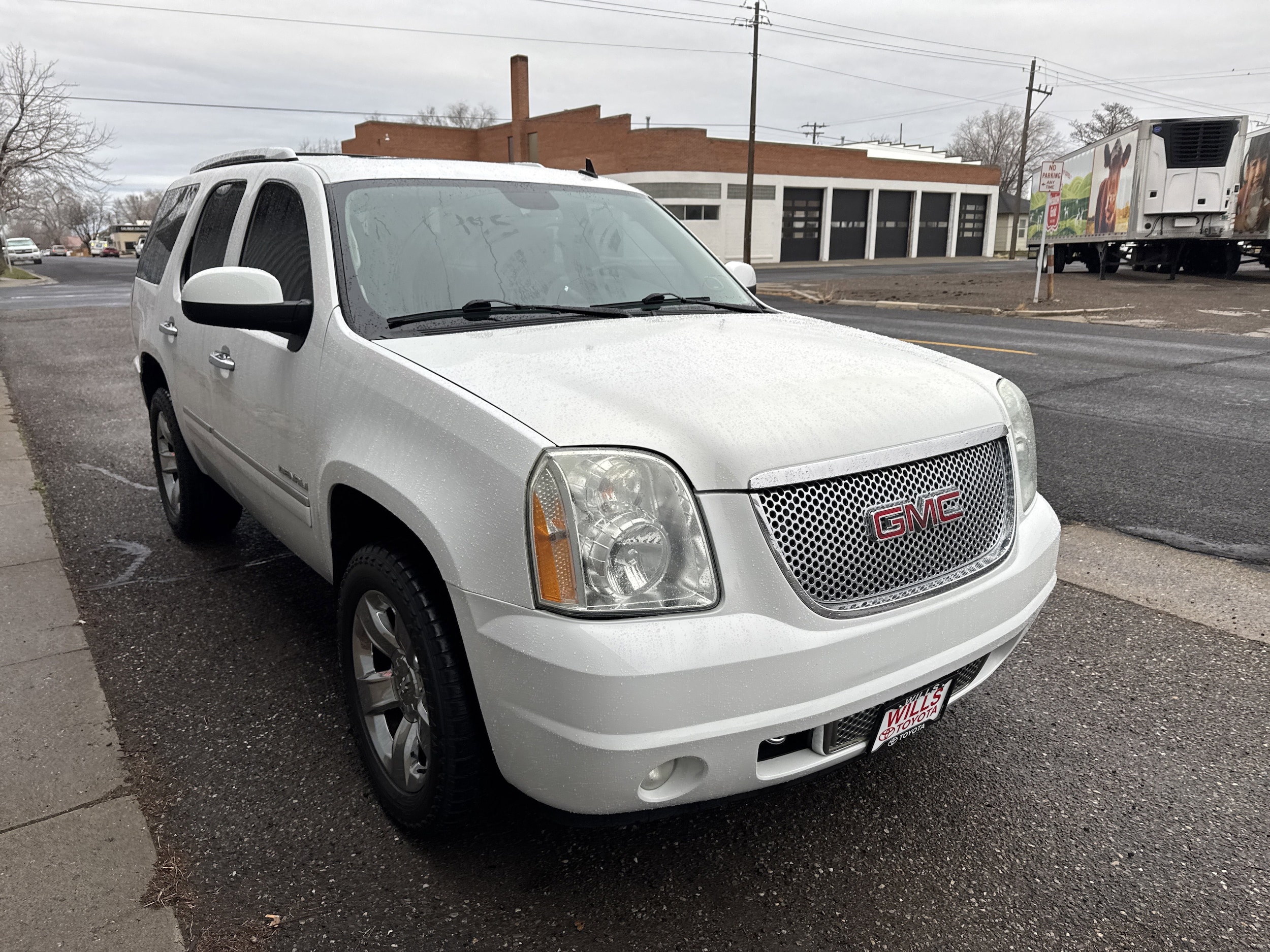 2011 GMC Yukon Denali's photo